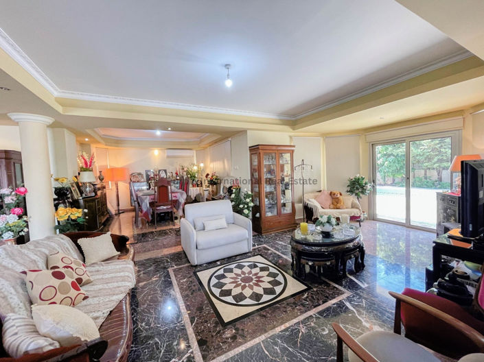 Image No.9-7 Bed Villa for sale