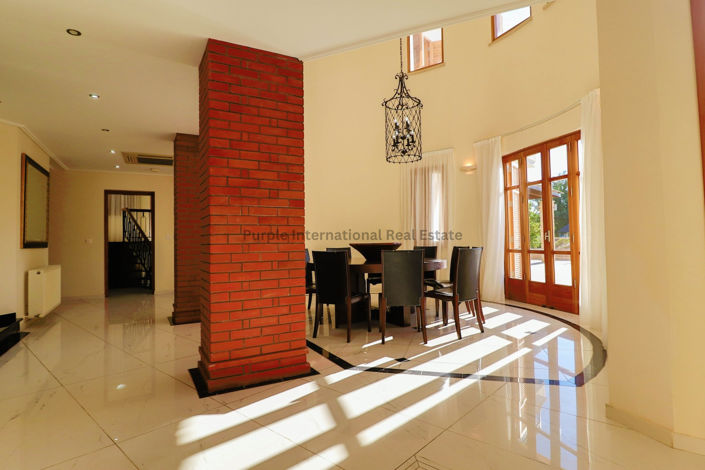 Image No.8-5 Bed Villa for sale