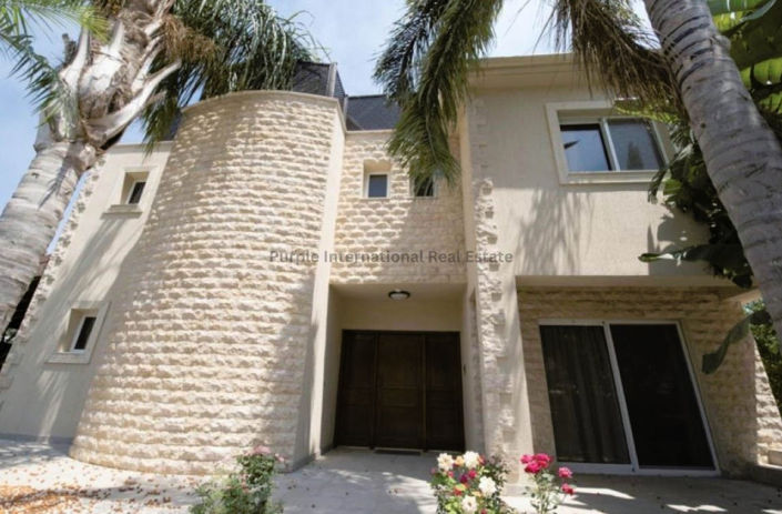 Image No.1-4 Bed Villa for sale