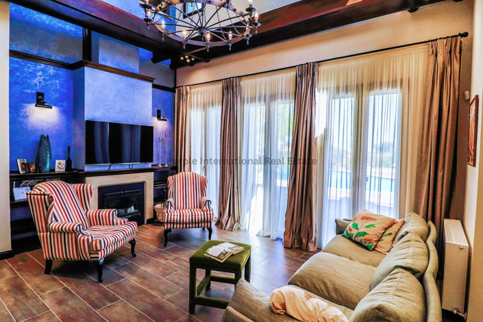 Image No.2-5 Bed Villa for sale