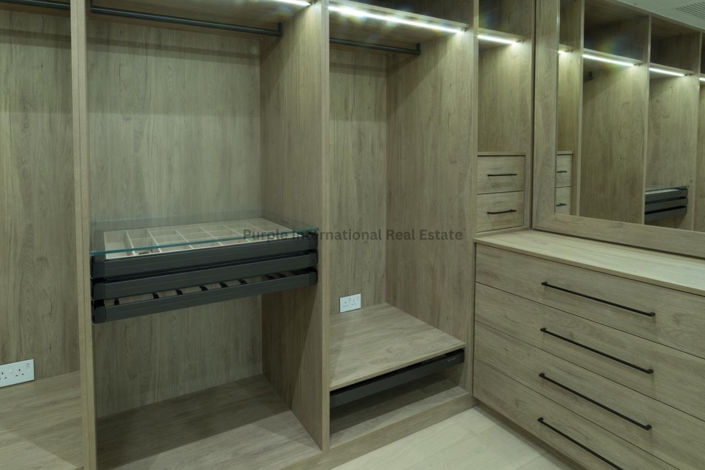 Image No.10-3 Bed Apartment for sale