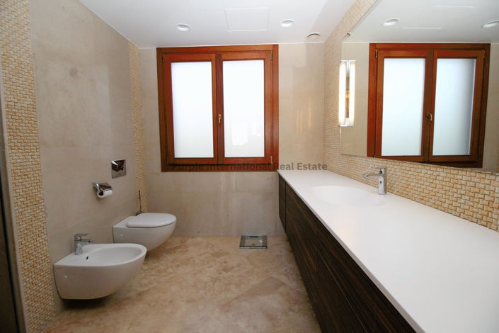 Image No.13-6 Bed Villa for sale