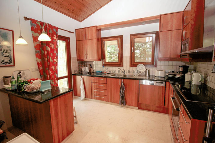 Image No.3-4 Bed Villa for sale