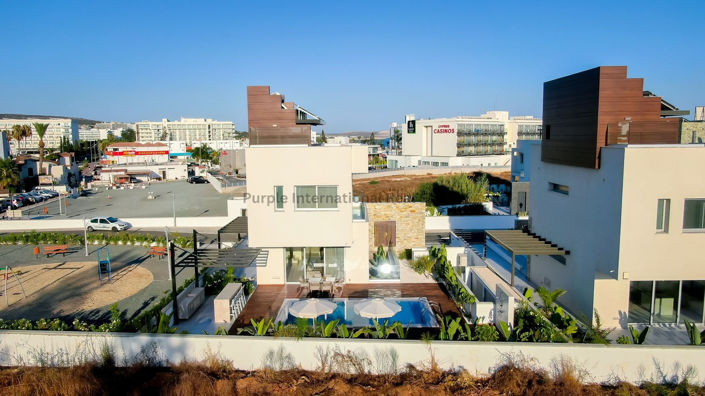 Image No.9-4 Bed Villa for sale