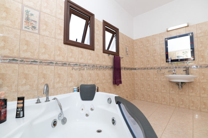 Image No.18-4 Bed Villa for sale