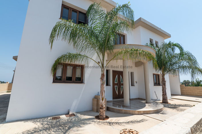 Image No.4-4 Bed Villa for sale