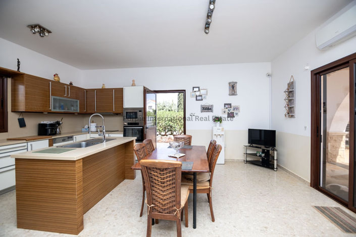 Image No.9-3 Bed Villa for sale