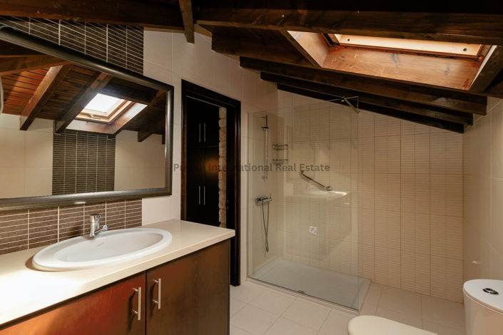 Image No.38-6 Bed Villa for sale