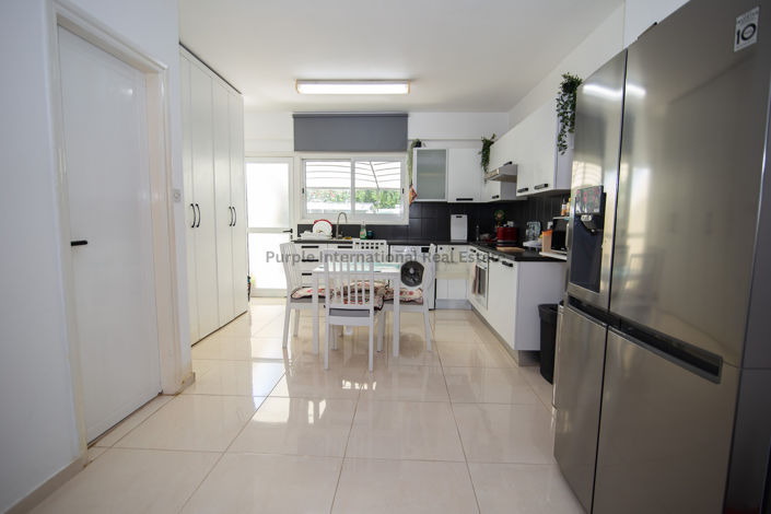 Image No.9-2 Bed Townhouse for sale