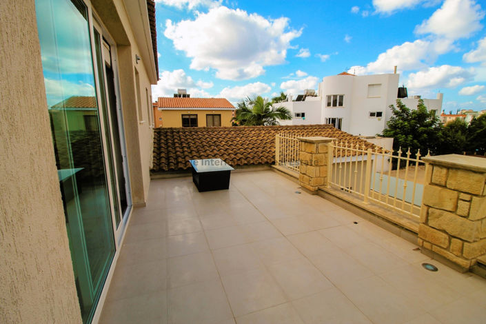 Image No.35-6 Bed Villa for sale