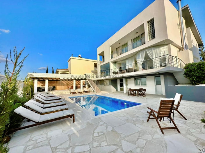 Image No.1-5 Bed Villa for sale
