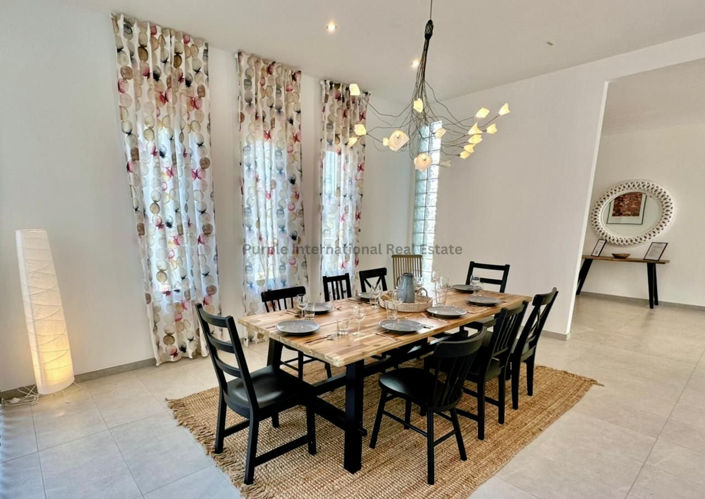 Image No.14-5 Bed Villa for sale