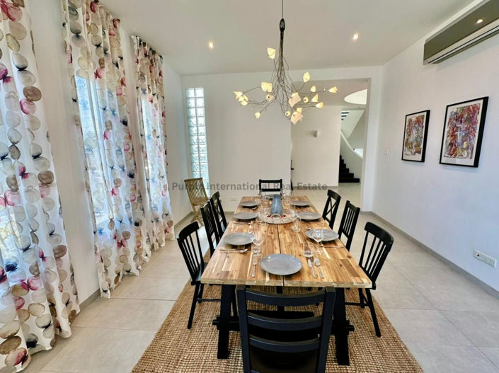 Image No.17-5 Bed Villa for sale