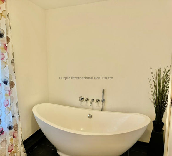 Image No.37-5 Bed Villa for sale