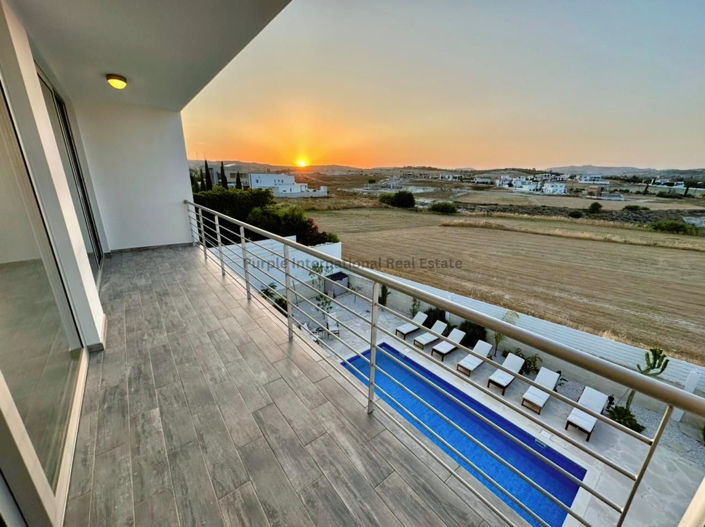 Image No.40-5 Bed Villa for sale