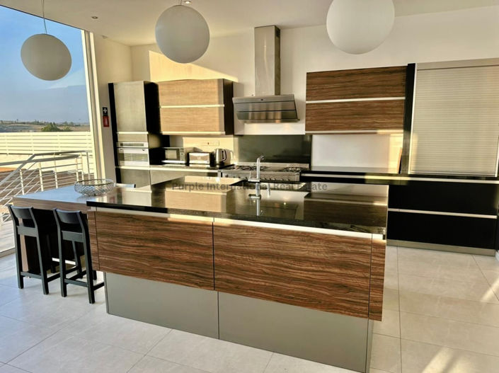 Image No.5-5 Bed Villa for sale