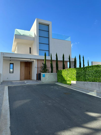 Image No.1-3 Bed Villa for sale