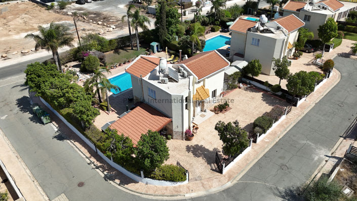 Image No.2-3 Bed Villa for sale