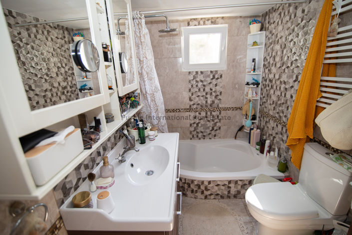 Image No.10-3 Bed Bungalow for sale