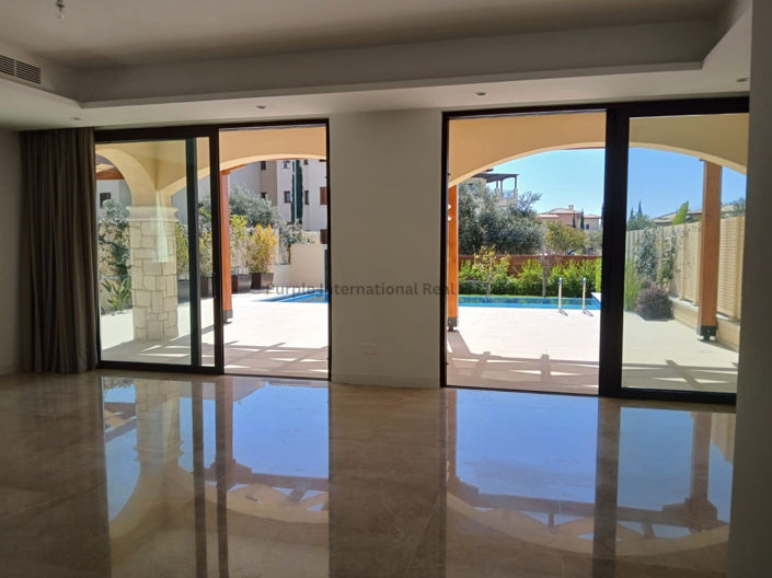 Image No.19-3 Bed Villa for sale