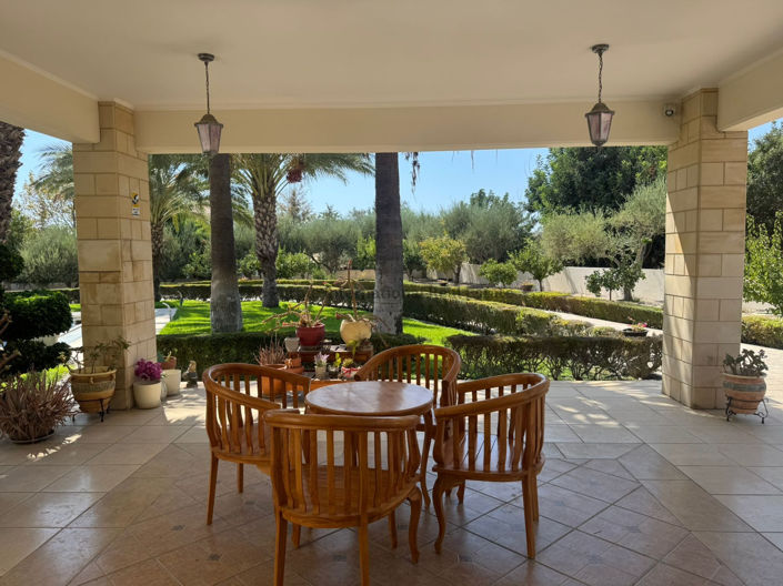 Image No.1-4 Bed Villa for sale