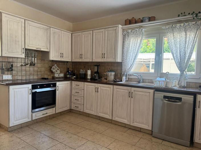 Image No.3-4 Bed Villa for sale