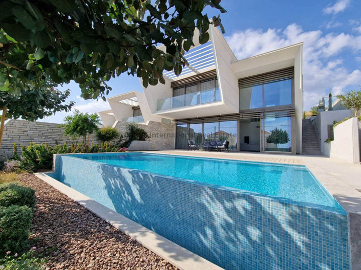 Image No.18-4 Bed Villa for sale