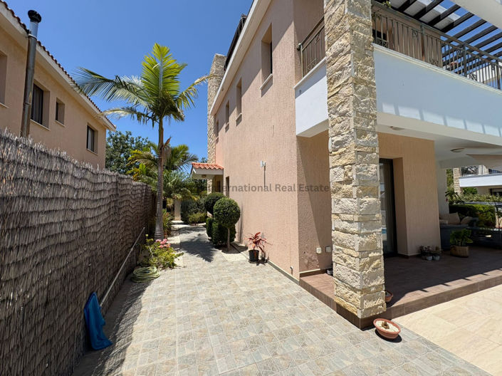 Image No.28-3 Bed Villa for sale