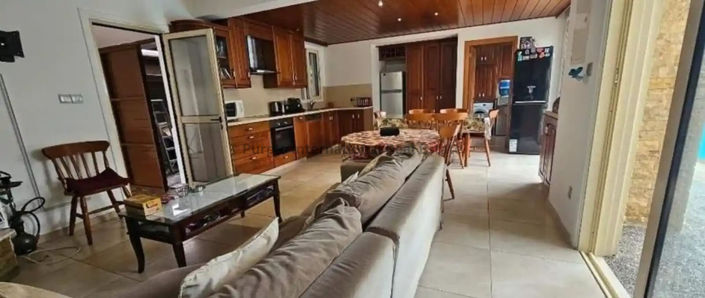 Image No.4-5 Bed House for sale