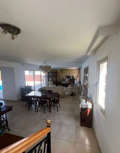 Image No.5-5 Bed House for sale