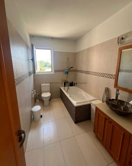 Image No.6-5 Bed House for sale