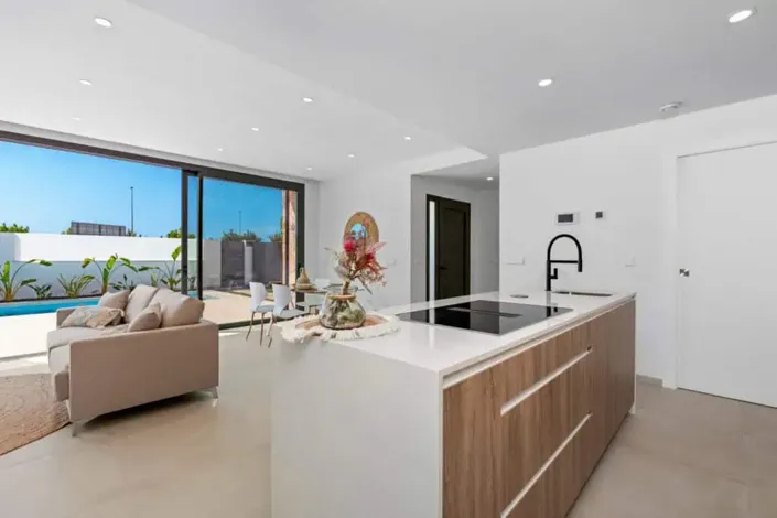 Image No.4-3 Bed Villa for sale