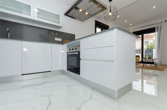 Image No.12-3 Bed Villa for sale