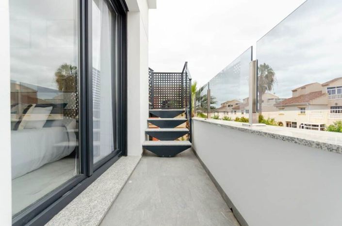 Image No.25-3 Bed Villa for sale