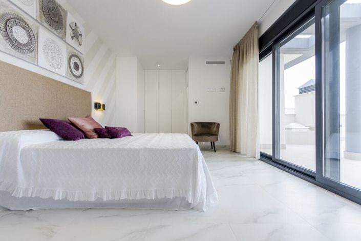 Image No.17-3 Bed Villa for sale