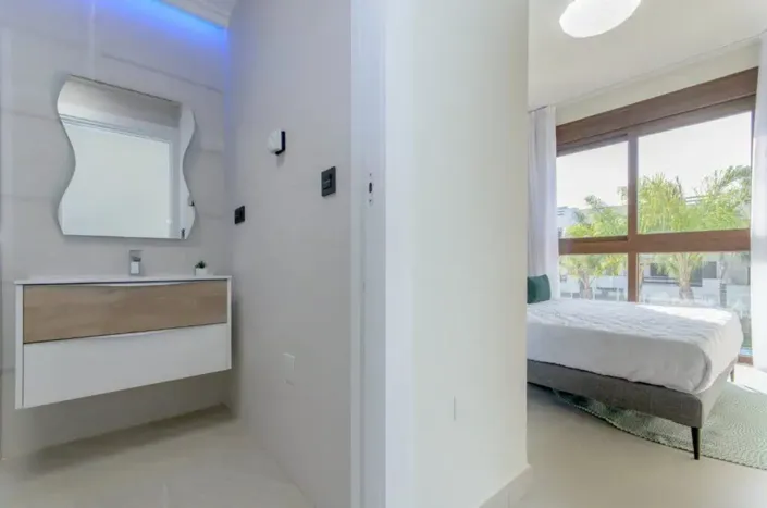 Image No.27-2 Bed Apartment for sale