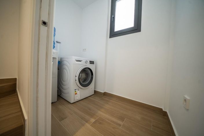 Image No.43-3 Bed Villa for sale