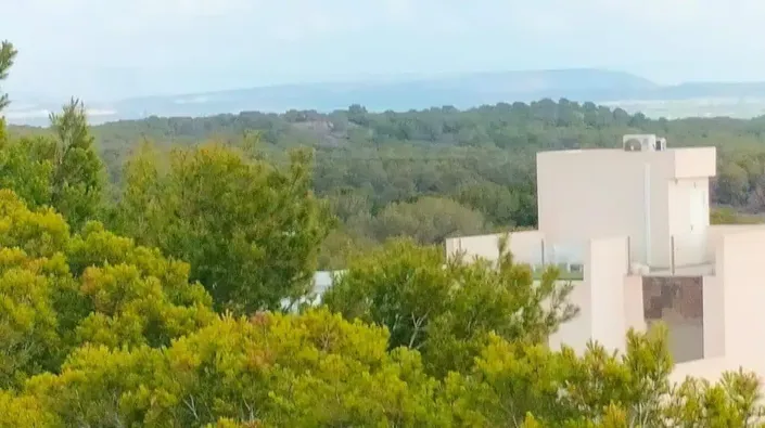 Image No.9-2 Bed Townhouse for sale