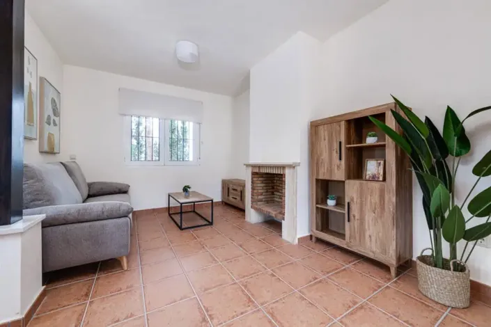 Image No.9-2 Bed Townhouse for sale