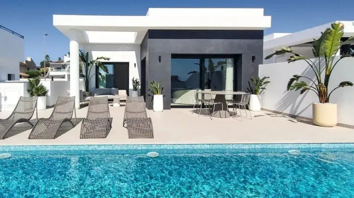 Image No.3-5 Bed Villa for sale