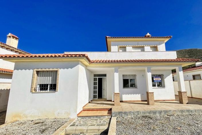 Image No.1-4 Bed Villa for sale