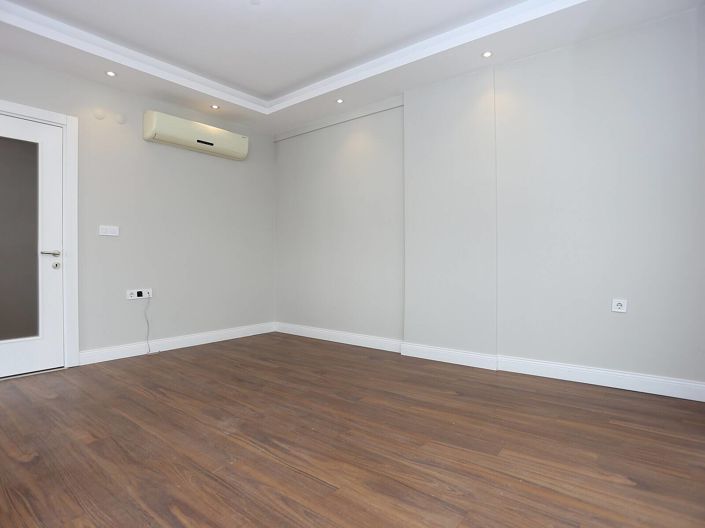 Image No.9-3 Bed Apartment for sale