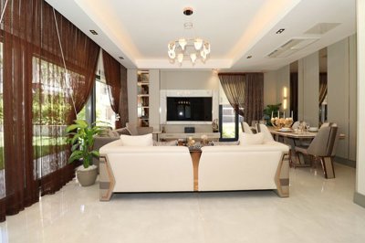 Interior 4