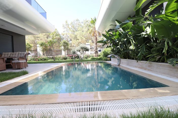 Image No.5-6 Bed House/Villa for sale