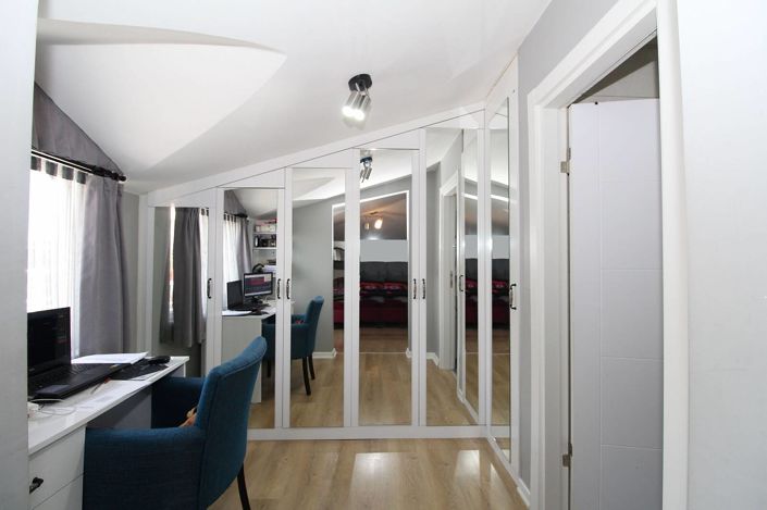 Image No.30-5 Bed Apartment for sale