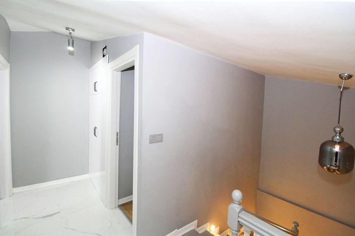 Image No.40-5 Bed Apartment for sale