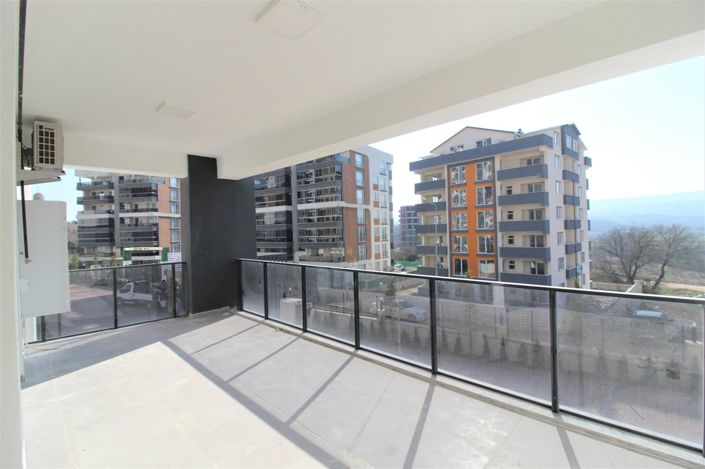 Image No.24-3 Bed Apartment for sale