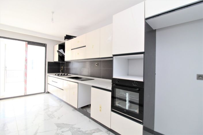 Image No.18-5 Bed Apartment for sale