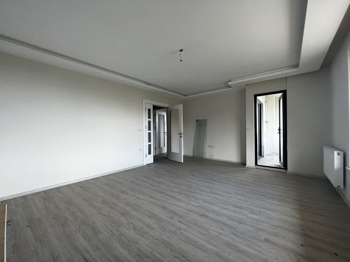 Image No.20-3 Bed Apartment for sale