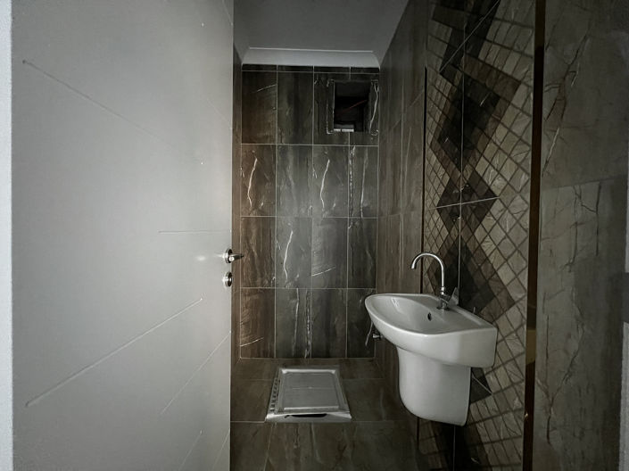 Image No.22-3 Bed Apartment for sale